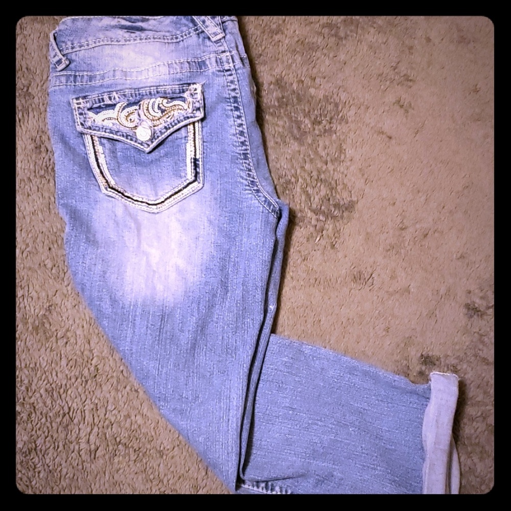 Distressed crop jeans